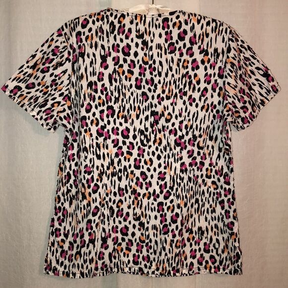Runway M Cotton White Black Pink Peach Swiss Dot V Neck Scrub Top - Picture 2 of 15